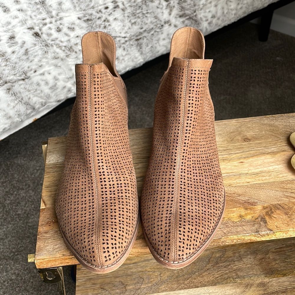 Vince camuto leather laser cut brown ankle pull on bootie boots